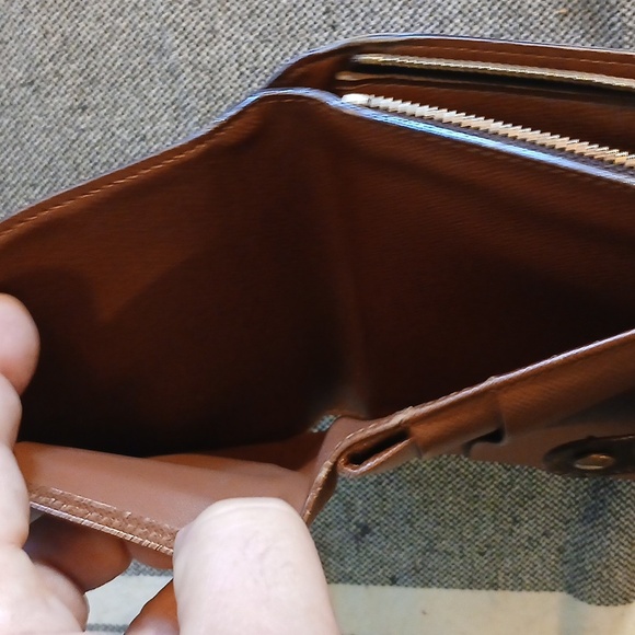 Louis Vuitton Monogram Porte Papier Zippe Wallet - Picture 15 of 16